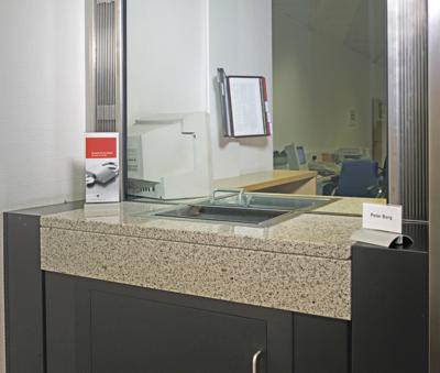 Durable Wandhouder voor bureaustandaard SHERPA WALL 10 - 5631 Rood, Zwart DIN A4 Aantal meegeleverde displaypanels 10