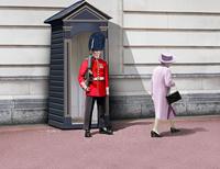 Revell 1/16 Queens Guard - thumbnail