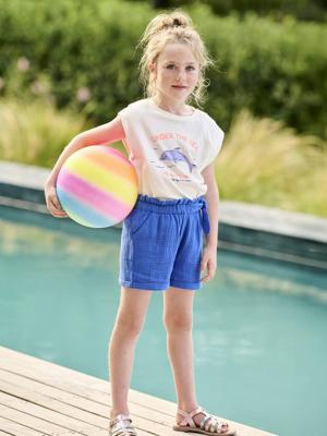 Meisjesshort in "paperbag"-stijl, van katoengaas felblauw