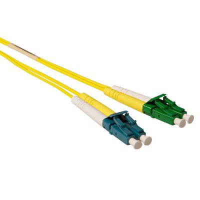 ACT 2 meter LSZH Singlemode 9/125 OS2 glasvezel patchkabel duplex met LC/APC en LC/UPC connectoren ACT 2 meter LSZH Singlemode 9/125 OS2 glasvezel patchkabel duplex met LC/APC en LC/UPC connectoren
