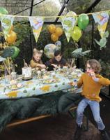 Boland Tafelkleed dino party, 130x180cm - thumbnail