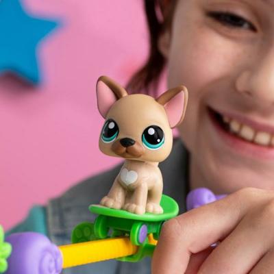 BANDAI - Littlest Pet Shop - Pets Got Talent Speelset - Speelset met 2 dieren, decor en accessoires - BF00558