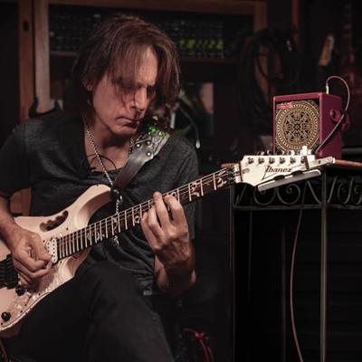 Positive Grid Spark MINI Vai Portable Smart Guitar Amp & Bluetooth Speaker - thumbnail