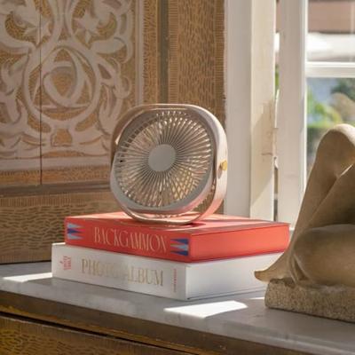 Oplaadbare ventilator met houten frame