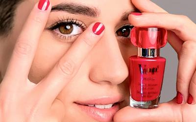 Pupa Milano - Pupa Vamp! Scented Nail Polish 9 ml 204 Passionate Red Nagellak Pupa Milano - Pupa Vamp! Scented Nail Polish 9 ml 204 Passionate Red Nagellak