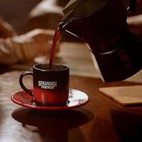 Italiaanse koffiemachine - BIALETTI - Moka Express - Stranger Things Collectie - 6 kopjes - 270 ml - Zwart/Rood - thumbnail