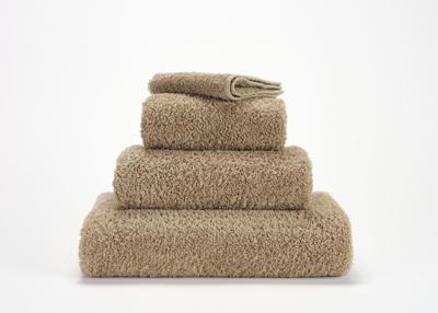 Abyss & Habidecor Abyss & Habidecor Super Pile Handdoek 55x100 711 taupe