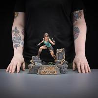 Dark Horse Tomb Raider: Lara Croft PVC Statue - thumbnail
