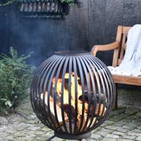 Esschert Design vuurkorf balvormig strepen koolstofstaal zwart ff400 - thumbnail