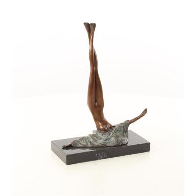 BRONZEN SCULPTUUR MET DE NAAM CAMOUFLAGE