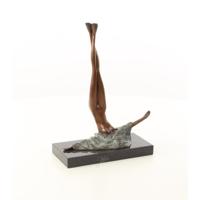 BRONZEN SCULPTUUR MET DE NAAM CAMOUFLAGE - thumbnail