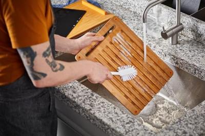 Fiskars Functional Form Set bamboe broodsnijplank en mes - thumbnail
