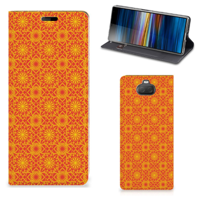 Sony Xperia 10 | Hoesje met Magneet | Batik Oranje Sony Xperia 10 | Hoesje met Magneet | Batik Oranje