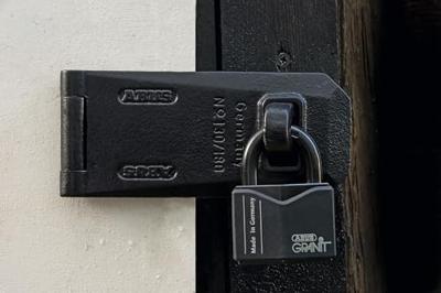 Overval abus geg.zw. 130b/180