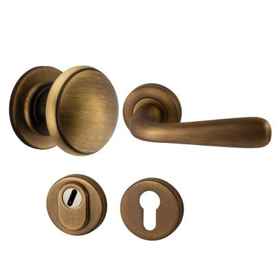 Hardbrass Voordeurset Pragma/Silvia 3-delig rechtswijzend SKG3 met kerntrekbeveiliging - mat brons Hardbrass Voordeurset Pragma/Silvia 3-delig rechtswijzend SKG3 met kerntrekbeveiliging - mat brons
