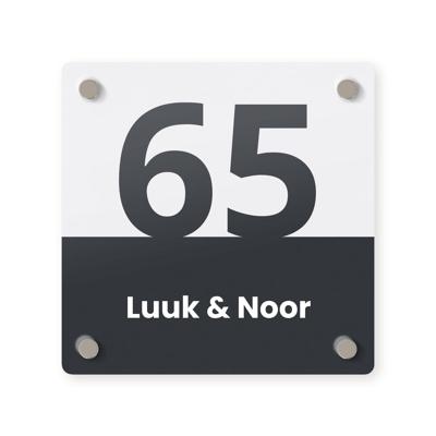 Huisnummerbord met naam