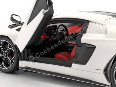 Bburago Lamborghini Countach LPI 800-4 1:24 Auto