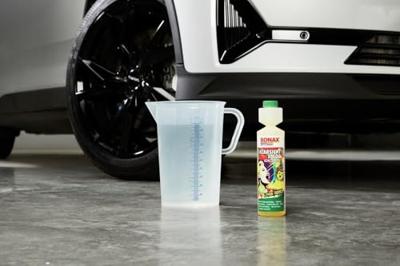 SONAX vensterreiniger "xtreme scheibenklar miami race special edition". clear as glass miami race water bottle 1 l SONAX vensterreiniger "xtreme scheibenklar miami race special edition". clear as glass miami race water bottle 1 l