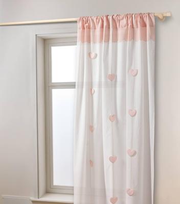 Verduisterend gordijn slinger harten lichtroze