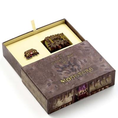 Harry Potter: Monster Book Keychain and Pin Badge Gift Set