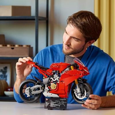 LEGO Technic 42202 Ducati Panigale V4 S Motorfiets - Bouwbare motorfiets voor volwassenen