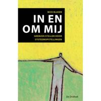 In en om mij - Nick Blaser - Paperback (9789060307229) - thumbnail