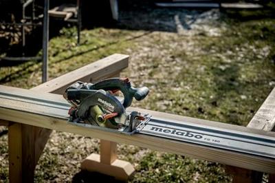 Metabo KS 18 LTX 57 BL Accu-cirkelzaag Zaagdiepte 90° (max.) 57 mm Zonder accu, Zonder lader, Incl. koffer 18 V