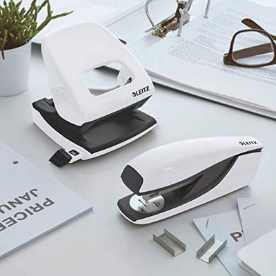 Leitz NeXXt WOW 5502 nietmachine, wit metallic, op blister Leitz NeXXt WOW 5502 nietmachine, wit metallic, op blister