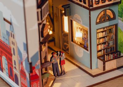 Revell - tiny adventures book nook paris Revell - tiny adventures book nook paris