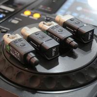 Xvive U3D dubbel draadloos systeem voor handheld microfoons - thumbnail