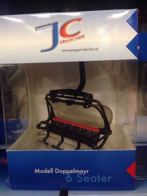 Jägerndorfer zetel 6 pers. Ischgl zwart 1:32 Jägerndorfer zetel 6 pers. Ischgl zwart 1:32