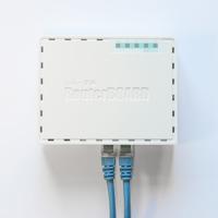 Router Mikrotik RB750Gr3 - thumbnail