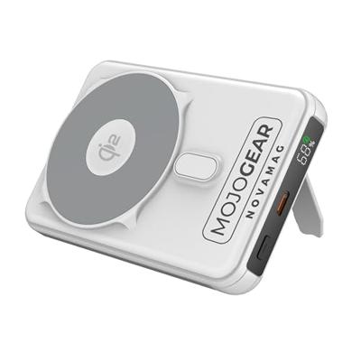 MOJOGEAR NovaMag All-in-1 Powerbank 10.000 mAh - Draadloos Qi2 & ingebouwde kabels - Wit