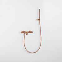 Fortifura Calvi Thermostatische badkraan met staafhanddouche, handdouchehouder en metalen doucheslang Geborsteld koper PVD (Koper) SW970048/SW970037/SW970044/SW970046 - thumbnail
