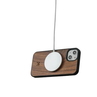 Woodcessories Bumper hoesje hout MagSafe iPhone 15 Pro Max - Walnut Woodcessories Bumper hoesje hout MagSafe iPhone 15 Pro Max - Walnut