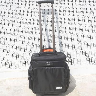 UDG Ultimate SlingBag Trolley Deluxe Black, Orange inside MKII