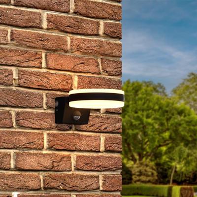 Corby - LED Wandlamp met sensor - 20 Watt 1600 Lumen - Bewegingssensor en schemerschakelaar - 3000K warm wit licht - zwart