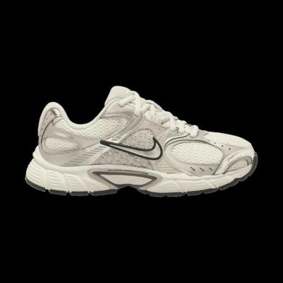 Nike V5 RNR Sportschoen Dames Summit White/Light Orewood Brown-Sail 7,5
