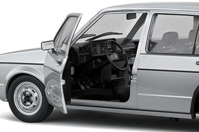 Solido Volkswagen Golf L silber 1:18 Auto
