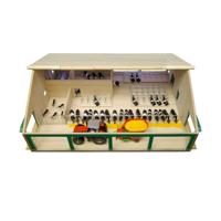 Kids Globe globe ligboxenstal hout met melkunit 1:32 - thumbnail