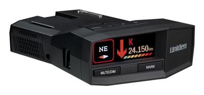 Uniden R8 Extreme langeafstandsradar/laserdetector, dubbele antennes detectie voor en achter met richtingspijlen, ingebouwde GPS met realtime waarschuwingen, spraakwaarschuwingen, roodlichtcamera en