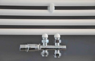 Radiator Onderblok Wiesbaden Recht Chroom (Voor midden aansluiting) Radiator Onderblok Wiesbaden Recht Chroom (Voor midden aansluiting)