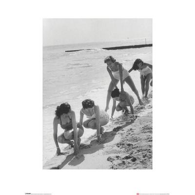 Kunstdruk Time Life - Models Playing Leap Frog 60x80cm Kunstdruk Time Life - Models Playing Leap Frog 60x80cm