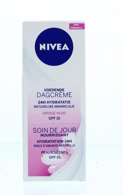 Nivea Essentials Voedende Dagcrème SPF15