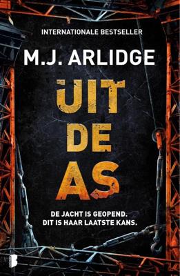 Uit de as - M.J. Arlidge - ebook