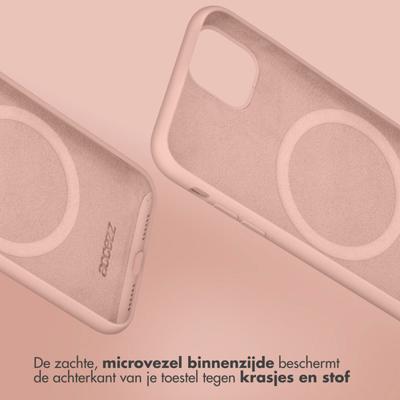 Accezz Liquid Silicone Backcover met MagSafe iPhone 16 Telefoonhoesje Roze
