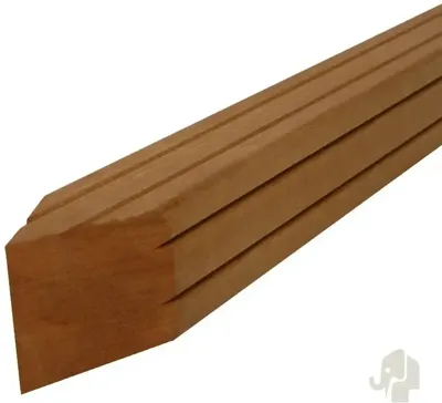 Elephant geschaafde paal Bangkirai hardhout 275cm 90x90mm 4-zijdig V-groeven en gepunt
