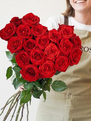 Boeket rode rozen in hartvorm - Red Naomi Boeket rode rozen in hartvorm - Red Naomi