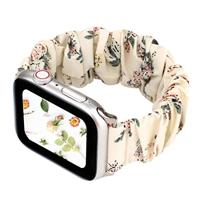 Elastisch scrunchie nylon bandje - Bloemenprint licht - Geschikt voor Apple Watch 38mm / 40mm / 41mm / 42mm - thumbnail
