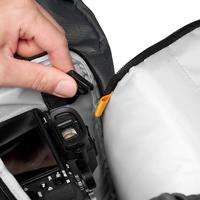 Lowepro Fastpack BP 250 AW III camerarugzak voor spiegelloze camera, DSLR en accessoires, met QuickDoor-toegangssysteem, 13″ laptopvak, voor spiegelreflexcamera's zoals Nikon D850, Ripstop 300D, grijs - thumbnail